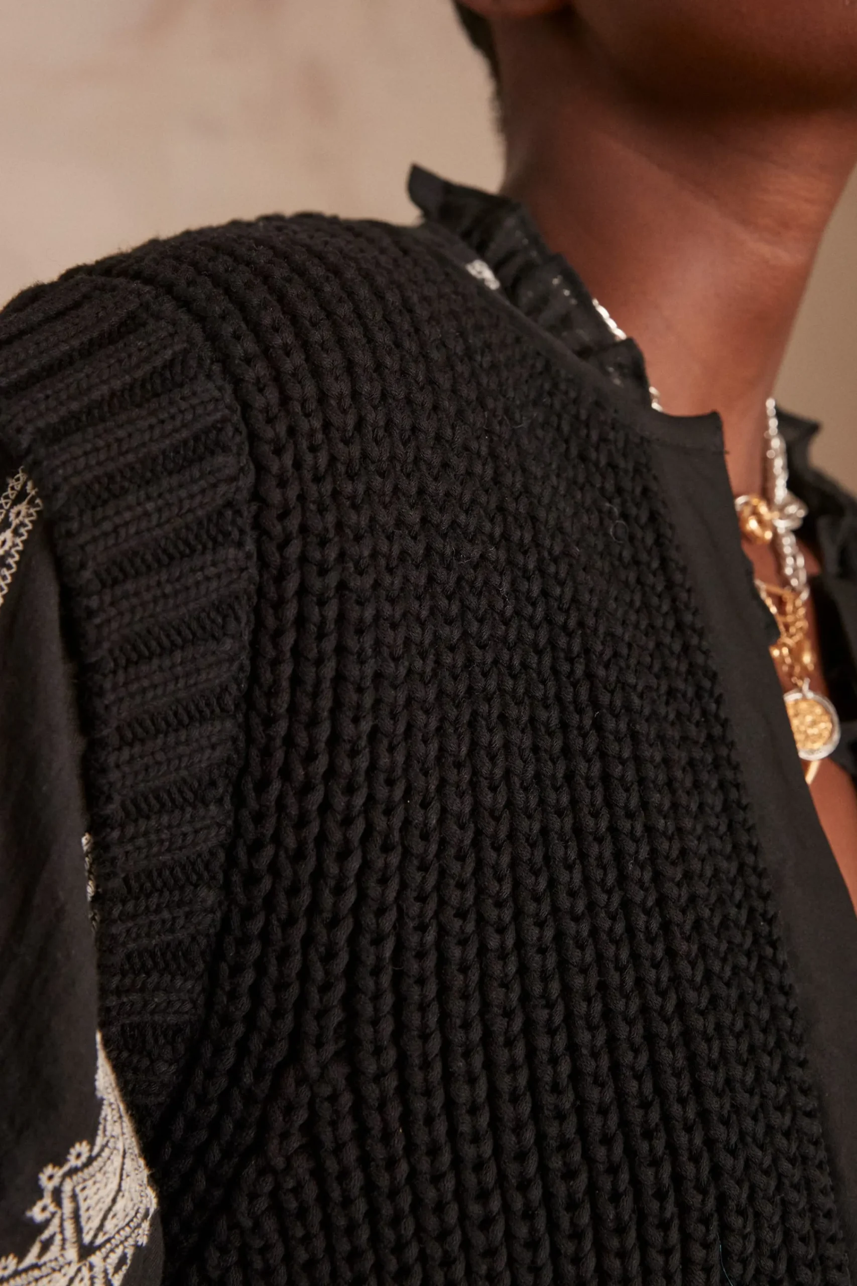 Maison 123 Gilets Courts|Gilets Sans Manches>Gilet sans manches LAURENA Produit labellisé We Care mettant en avant l'utilisation de matières plus responsables et la valorisation de la production locale NOIR