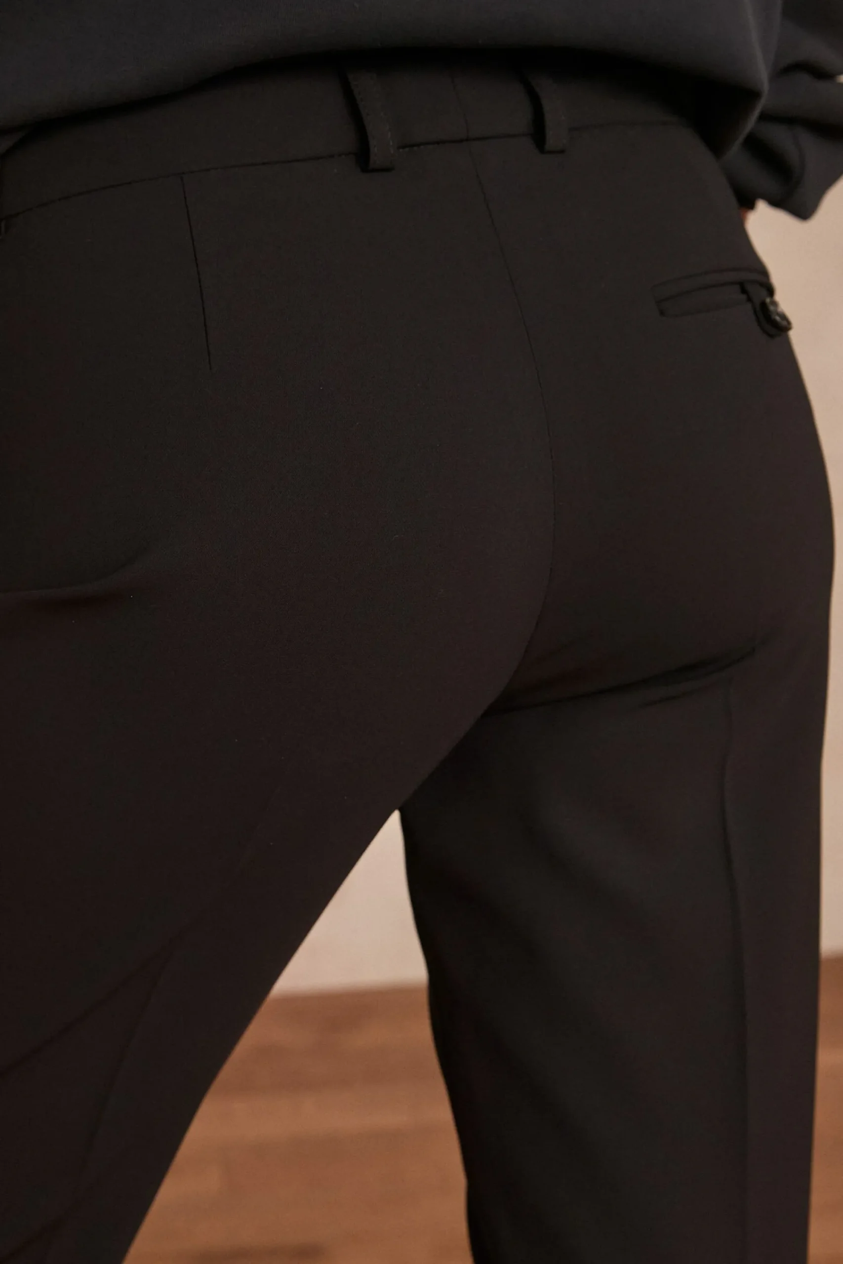 Maison 123 Pantalons De Tailleur|Pantalons Noirs>Pantalon cigarette Valero Produit labellisé We Care mettant en avant l'utilisation de matières plus responsables et la valorisation de la production locale NOIR