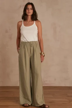 Maison 123 Pantalons Fluides|Pantalons Larges>Pantalon en lin PRINCE Produit labellisé We Care mettant en avant l'utilisation de matières plus responsables et la valorisation de la production locale AMANDE